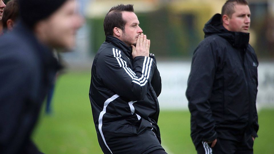 Bisher stand er im Hintergrund von Joachim Schwarz (Mitte). Jetzt übernimmt Gerald Götz (rechts) den Cheftrainerposten in Heßdorf. F: Malter