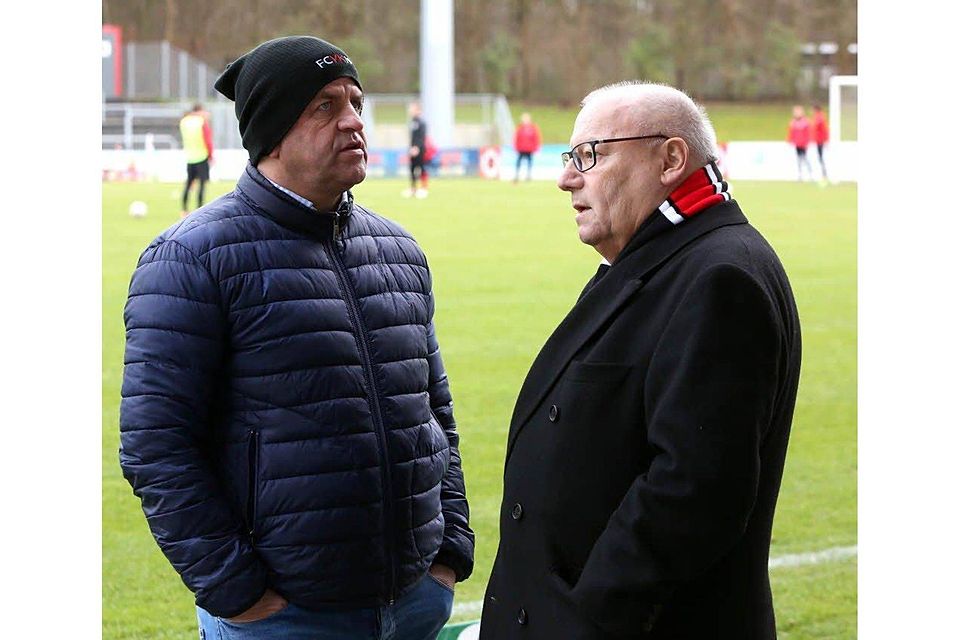 Sportvorstand Franz Wunderlich (links) und Mäzen Franz-Josef Wernze hatten sich den Wiedereinstieg des FC Viktoria Köln in die Meisterschaft erfolgreicher vorgestellt., Foto: Dahmen