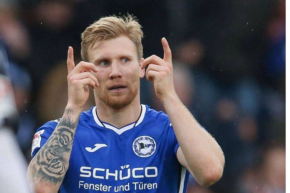 Die Hände zum Himmel: Andreas Voglsammer hatte trotz Ladehemmung eine tolle Hinrunde hingelegt. dpa 