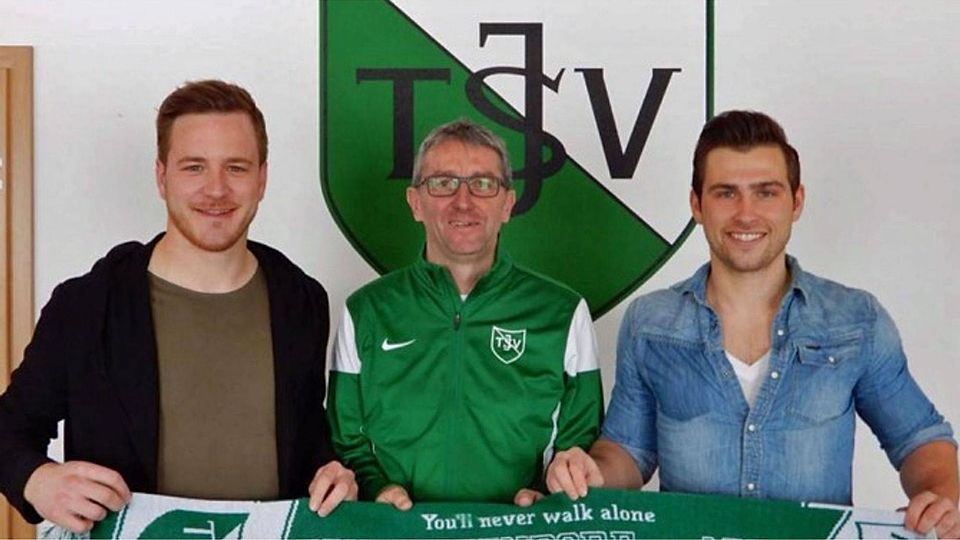 Lösung für die kommende Saison: Willi Leimberger (M.) mit dem neuen Trainerduo Alexander Schäffler (l.) und Martin Schröder beim TSV Jetzendorf. Foto: TSV