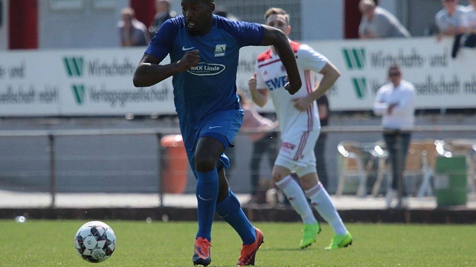Dynamisch und fokussiert: Manasse Eshele hat beim TSV Schott Mainz nachgewiesen, dass er allemal ein guter Oberligaspieler ist.