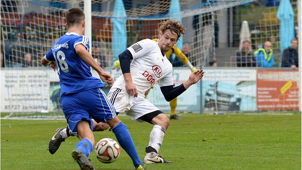 Jahrelang zeigte Ernst Krumpholz (re.) vollen Einsatz für die SpVgg Landshut. Im Sommer wird er nun die "Spiele" verlassen. F: Leifer