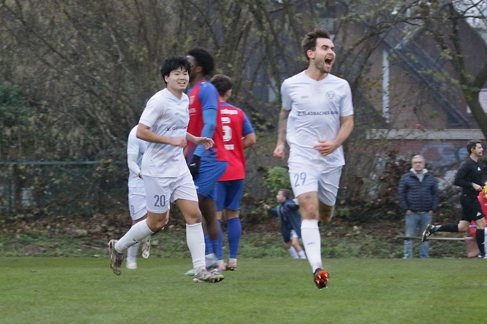 Yuta Inoue (l.) steht vor einem Wechsel zum KFC.