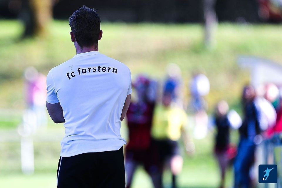 Die Frauen des FC Forstern verlieren ihren Trainer. Die Frauen des FC Forstern verlieren ihren Trainer.