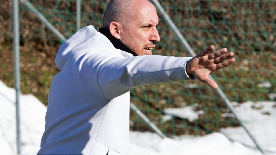 Sah das bislang beste Spiel seiner Mannschaft in der Vorbereitung: Pöckings Trainer Franco Simon. Andrea Jaksch