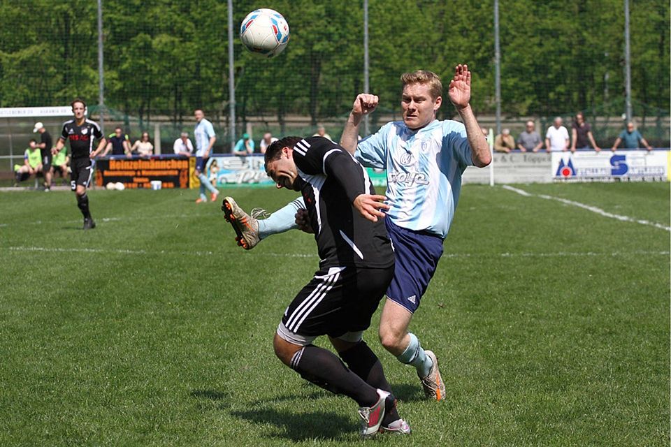 Der letzte Pflichtspielvergleich endete 3:1 für Dölau (in blau-weiß)   F: Rinke