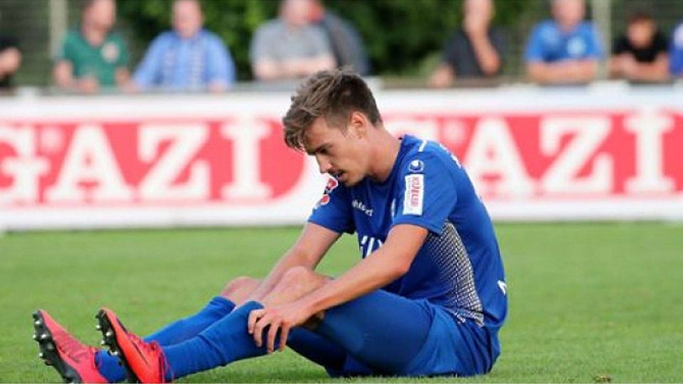 Daniel Niedermann flog in Villingen mit Gelb-Rot vom Platz – damit fällt der nächste Innenverteidiger der Kickers aus und fehlt an diesem Samstag im Heimspiel gegen den SV Spielberg. Foto: Pressefoto Baumann