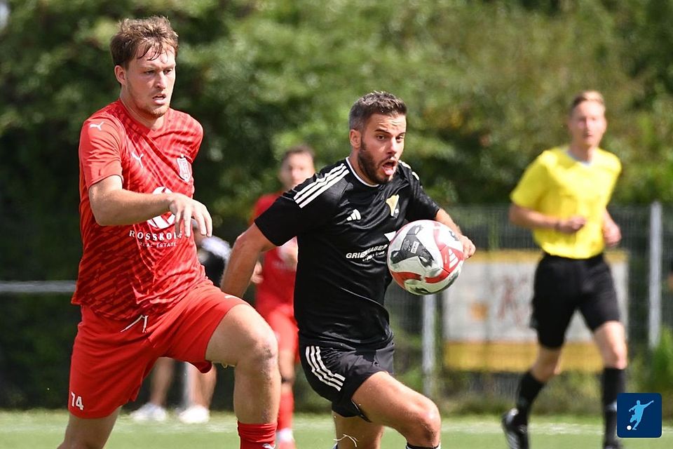 FFC-Verteidiger Jonas Matt (links) gegen den Laufenburger Achim Keller