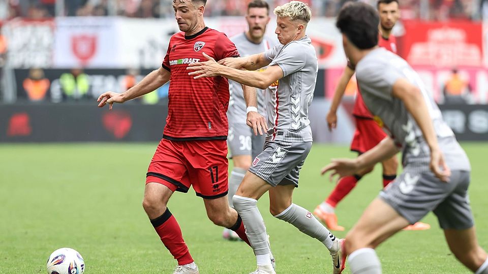 Die ersten Minuten im Profifußball sammelte Fabian Ziegler (rechts).