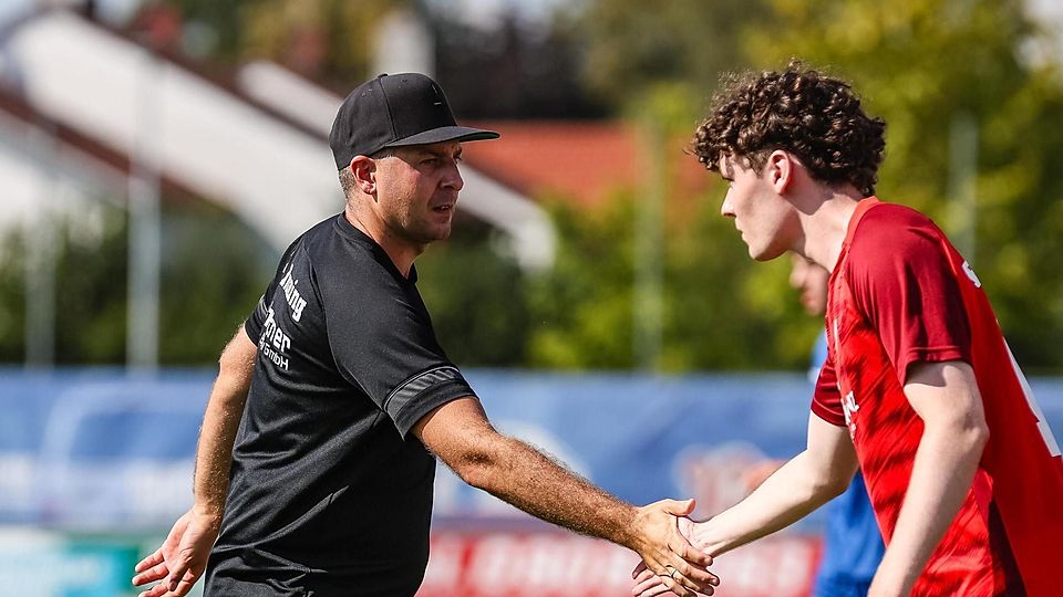 Klatscht weiter beim FC Inning ab: Trainer Manuel Hahn (li.) und sein Bruder Adrian (nicht im Bild) verlängerten beim A-Klassisten.