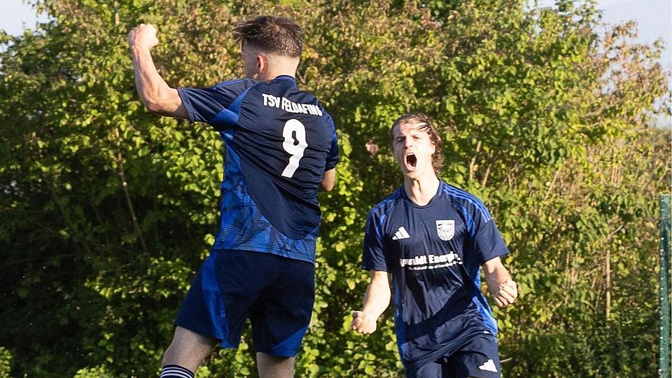 So jubeln Torjäger: Mario Budes (l.) erzielte für den TSV Feldafing das 1:0, Sturmkollege Matis Hoffmann (r.) markierte das 3:2. Doch dem TSV Erling gelang noch der Ausgleich.
