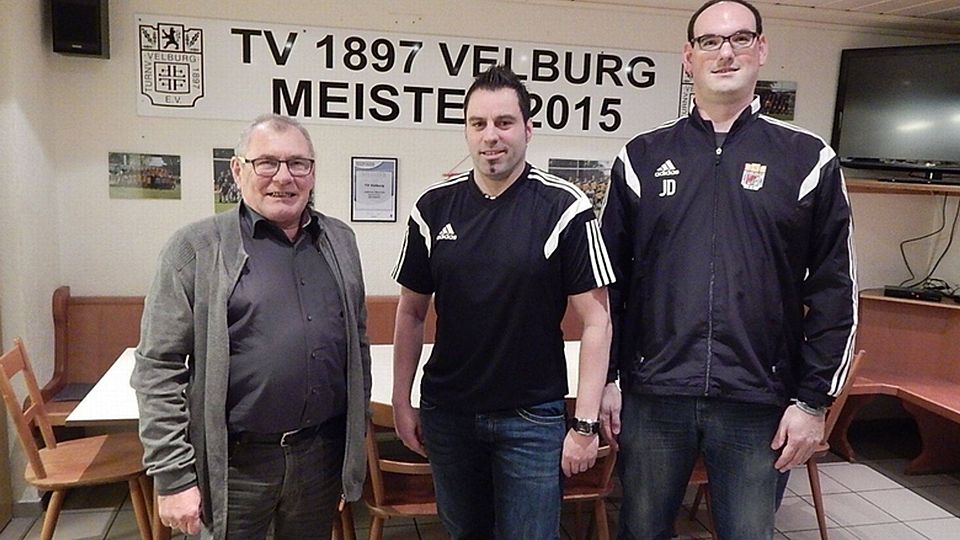 links Jürgen Beer, Mitte Jürgen Mederer und rechts Jürgen Drescher F: TV Velburg