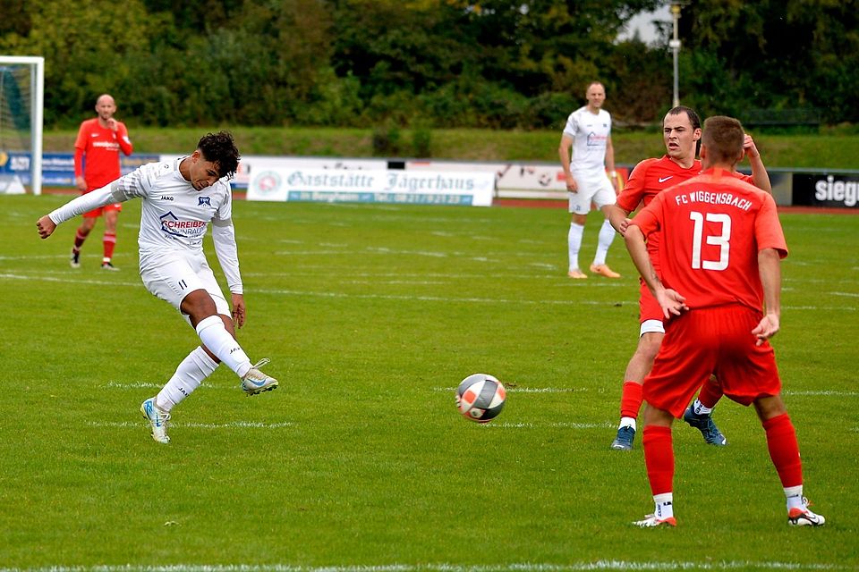Mit einem strammen Flachschuss erzielte Jannick Piller den einzigen Bobinger Treffer.