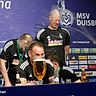 Nach dem Gewinn der Meisterschaft holte Hirsch seinen Trainerstab mit zur Pressekonferenz. 