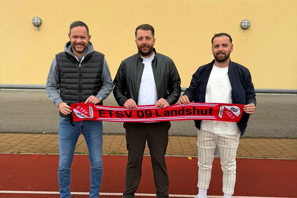 Von links nach rechts: ETSV-Sportleiter Thomas Stumpf, Neu-Trainer Giuseppe Gargano, künftiger Co-Spielertainer Burim Sadriu