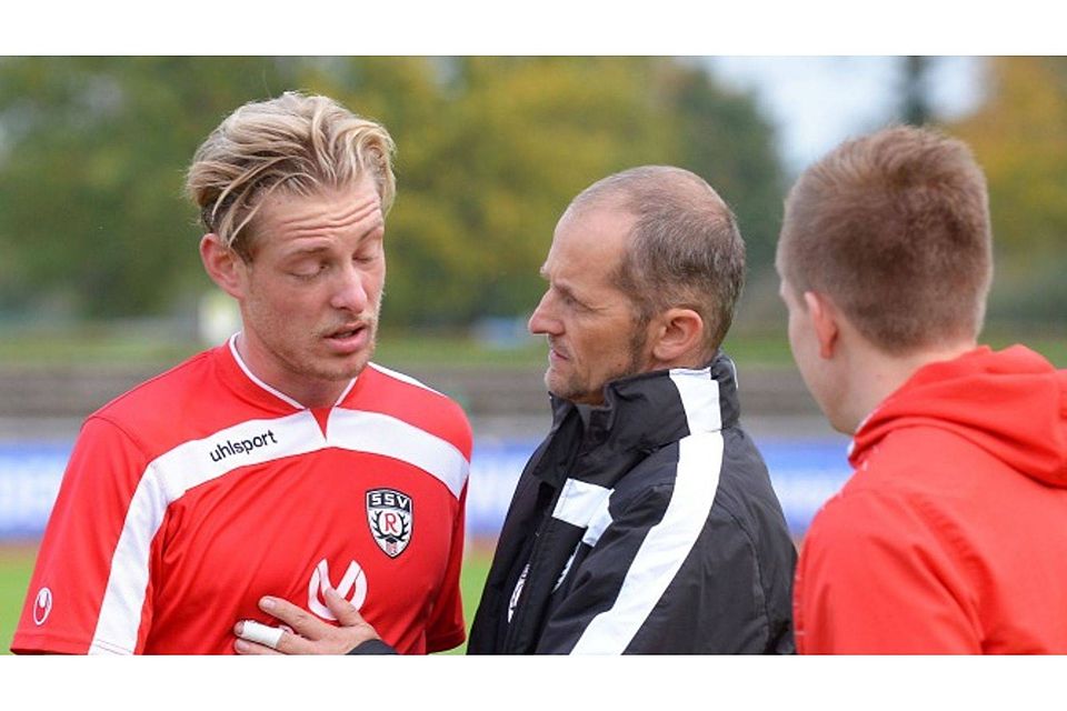 Als Trainer des SSV Reutlingen (hier 2014 mit Andreas Frick) hatte Robert Hofacker (rechts) selten die notwendige Ruhe. Archivfoto: Baur