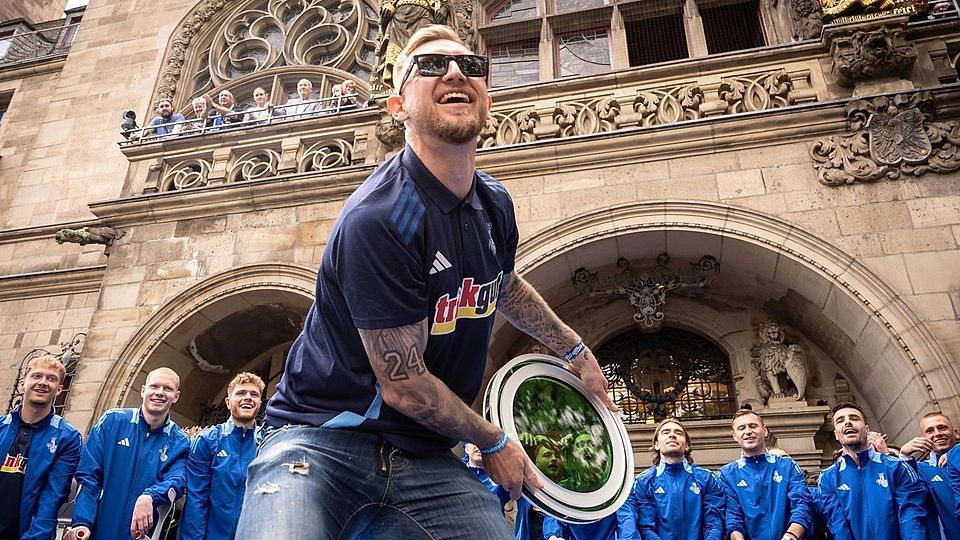Alexander Hahn bei der Meisterfeier des MSV Duisburg.