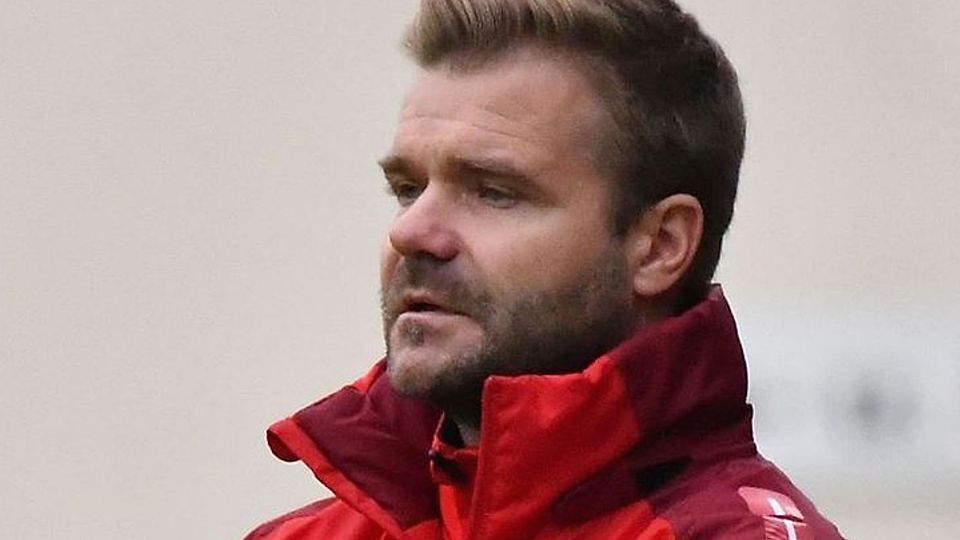 Bevor der TSV Aindling mit der Vorbereitung begonnen hat, wurde eine wichtige Personalie geklärt. Trainer Florian Fischer bleibt über den Sommer hinaus an Bord.