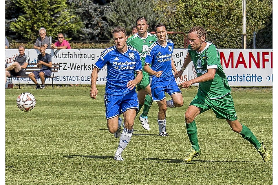 Der Lübzer André Ohlrich (r.) auf dem Weg zur Balleroberung. Foto: Danilo Thienelt