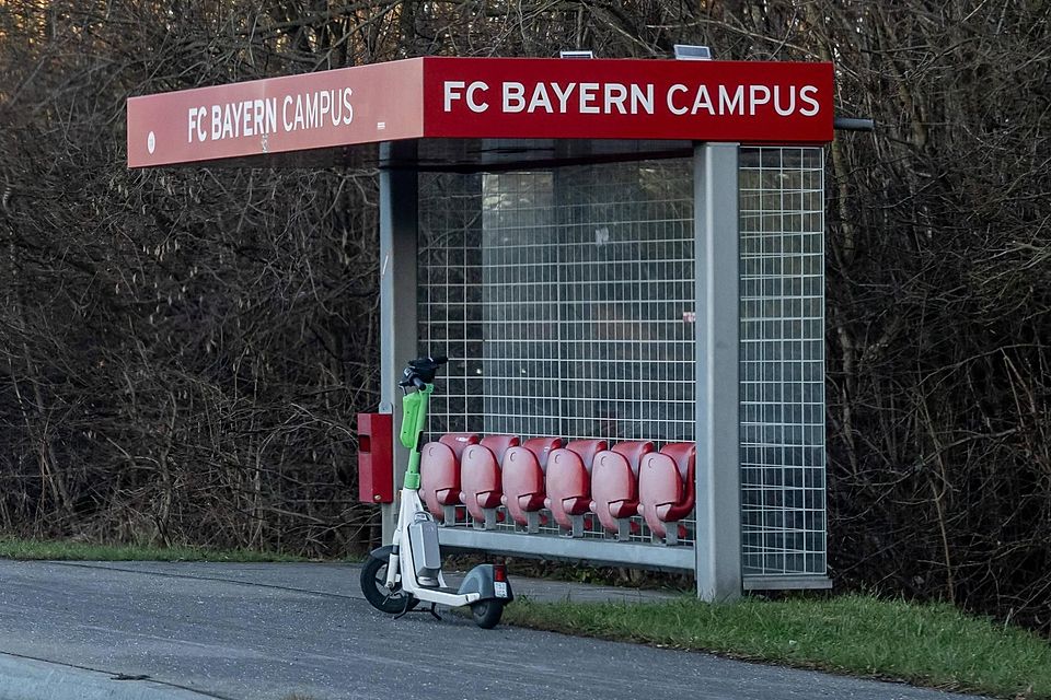 In Ravensburg steht ein 25-jähriger Mann vor Gericht, der sich als Talentscout des FC Bayern ausgegeben hat. (Symbolbild)