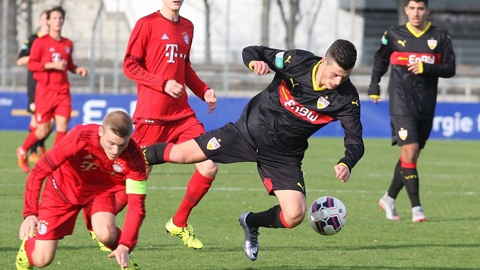 Dijon Ramaj erreichte mit seinem VfB Stuttgart ein 1:1 gegen den FC Bayern München. Foto: Lommel