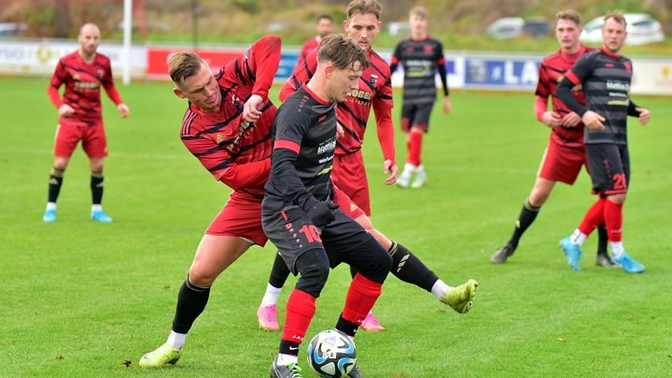 Philipp Anton (links) fehlte seiner Mannschaft in den Aufstiegsspielen. 