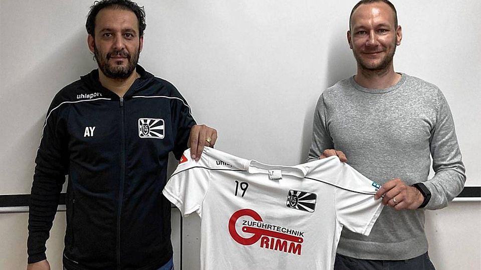 Villlingens-Sportvorstand Arash Yahyaijan (links) mit Marijan Tucakovic 
