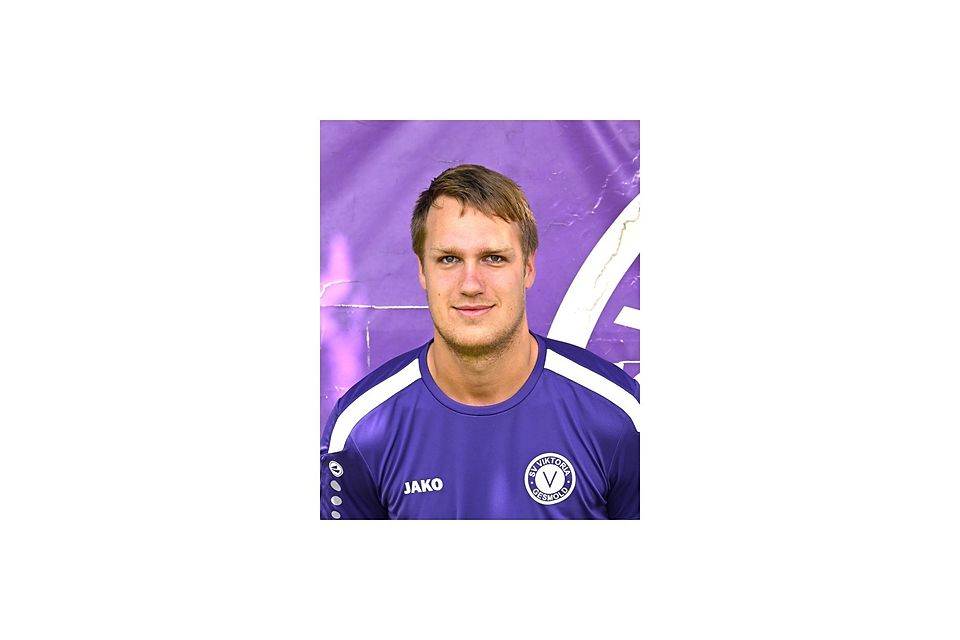 Luke Stratmann erzielt das entscheidende Tor für Viktoria Gesmold. Luke Stratmann erzielt das entscheidende Tor für Viktoria Gesmold.