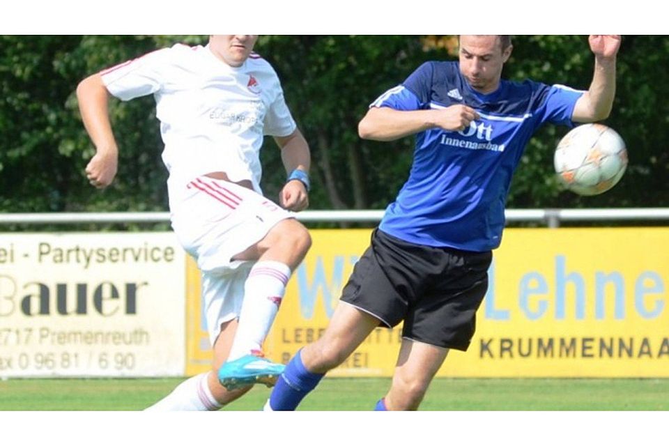Der TSV Krummennaab holte sich einen 2:1 Heimsieg gegen den SV Kulmain II und Stefan Rahn (hier im Bild - links) war einer der Defensivstützen im Tusek-Team. F: Nachtigall