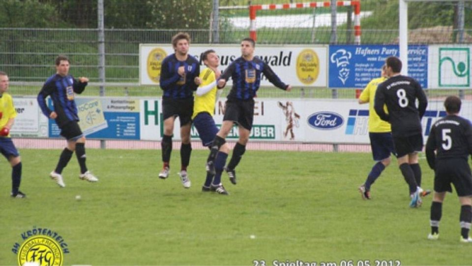Helfendorfs Fußballer versuchten dem neuen Spitzenreiter aus Geretsried ersatzgeschwächt Paroli zu bieten: am Ende hieß es 0:3.