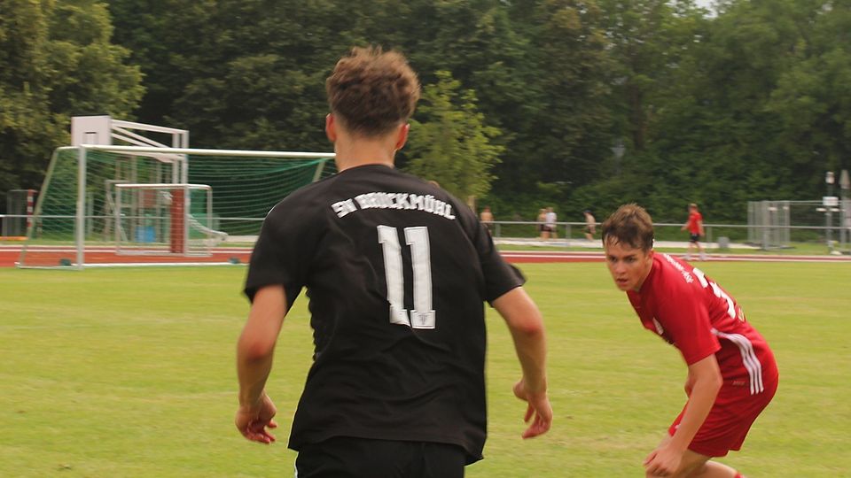 Vinzenz Egger vergab die beste Chance des Spiels für den SV Bruckmühl.