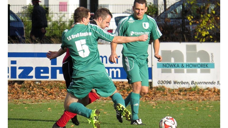 Hinten resolut, vorne mit Zauberfuß: Groß Gaglows André Müller (Nr. 5). F: Voigt