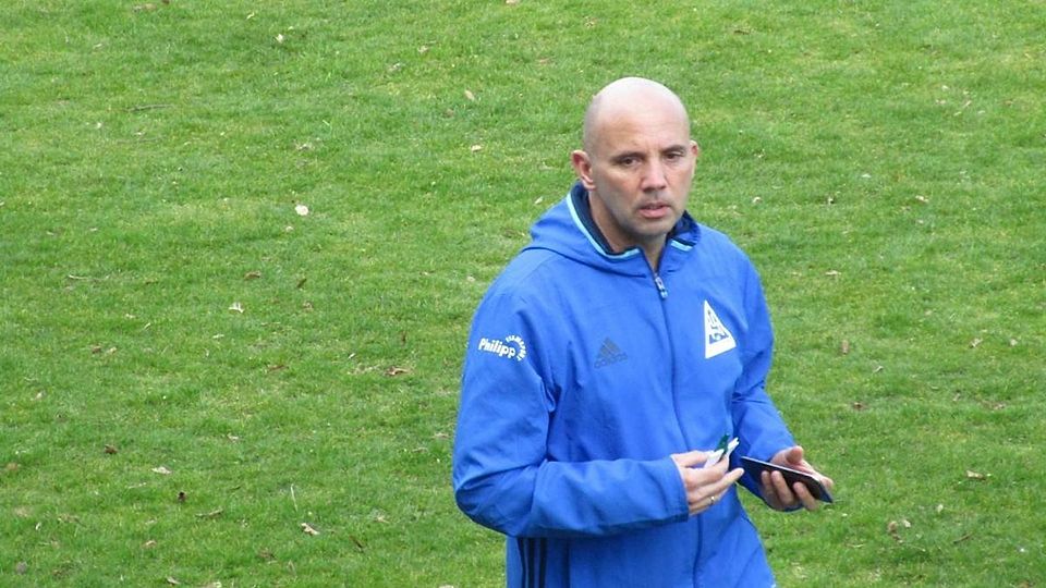 Oliver Vössing als Trainer von TuS 84/10 Essen aus dem Jahr 2015.