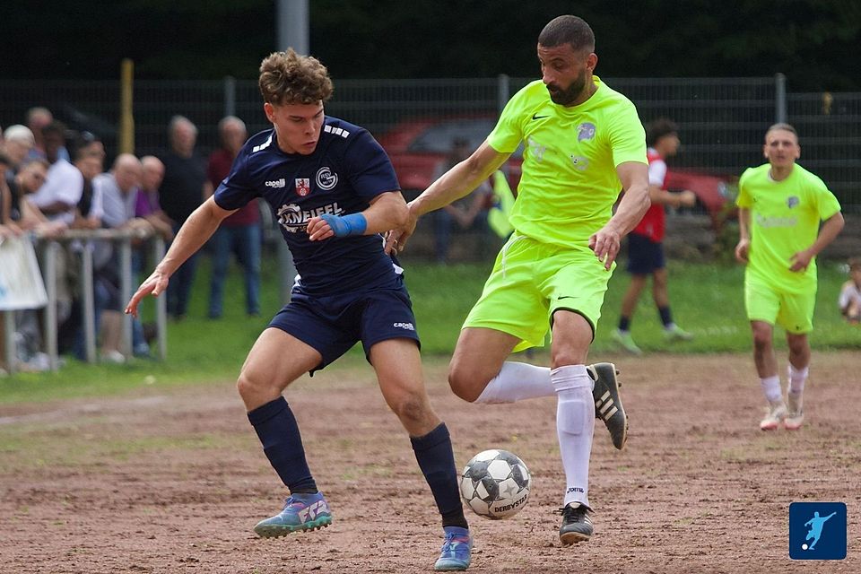 VfB Uerdingen steigt ab. VfB Uerdingen steigt ab.