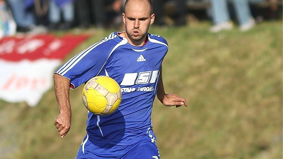 Miltachs Kapitän Markus Wensauer geht von Bord  Foto: Werner Grübl