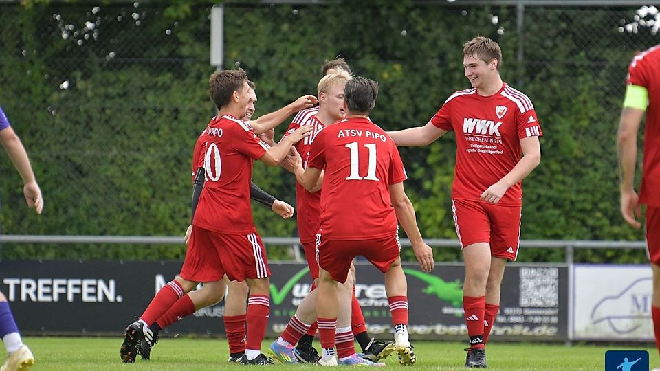 Neuzugang Lukas Zausinger (rechts) hat sich schnell in der Mannschaft etabliert