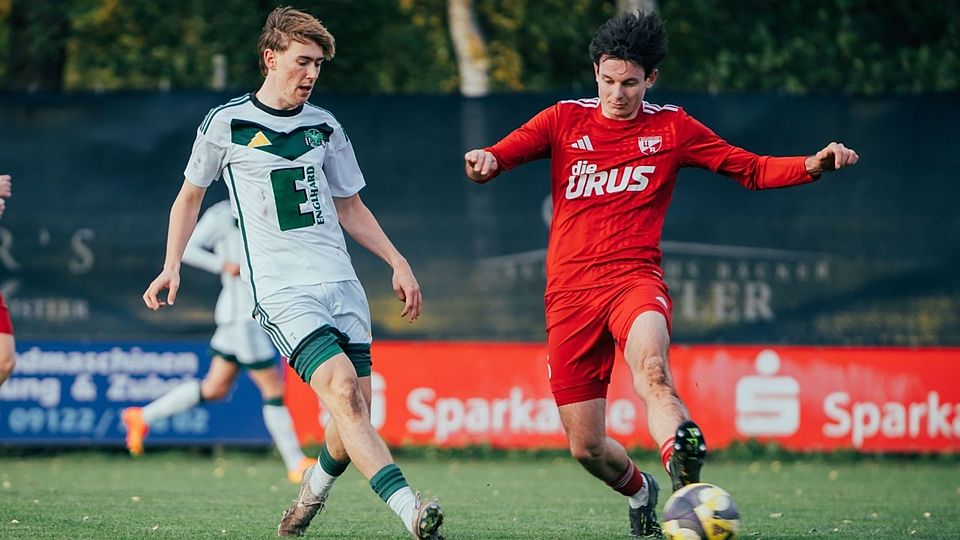 Noah Pirner (links) schoss die DJK Ammerthal mit einem Doppelpack zum Sieg.