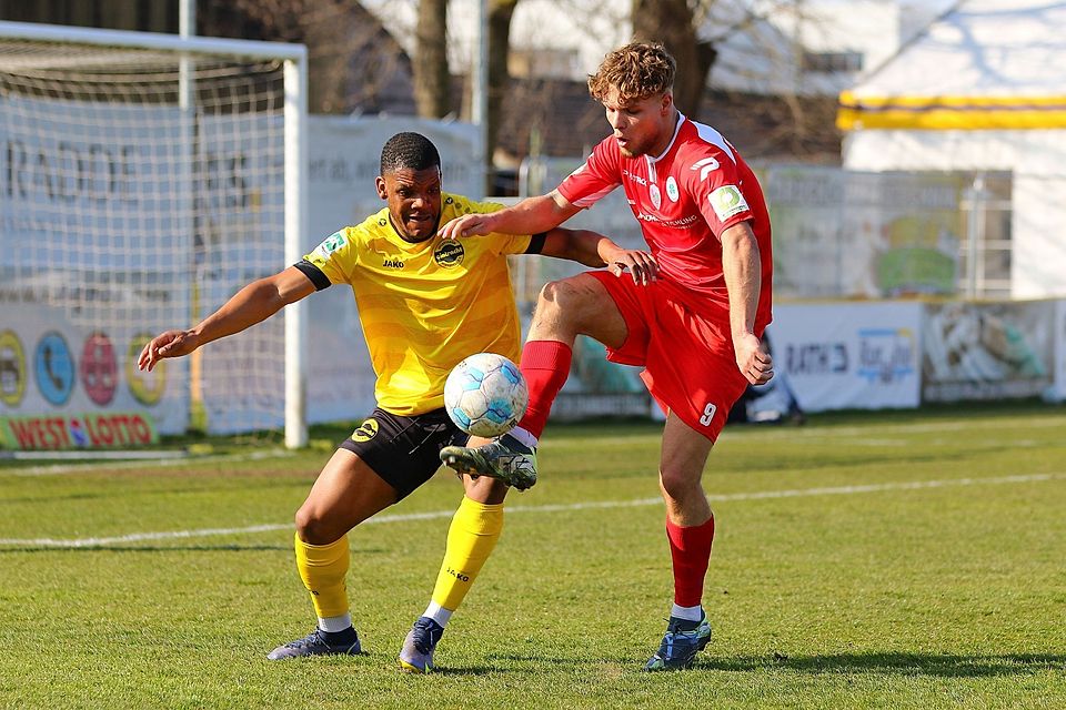 Auch Arthur Ekallé (li.) wird nicht mehr für den Regionalliga-Aufsteiger auflaufen. Auch Arthur Ekallé (li.) wird nicht mehr für den Regionalliga-Aufsteiger auflaufen.