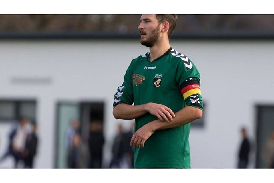 Immer noch ohne Sieg: TSV-FC Arnstorf II mit Kapitän Ellsperger F: Hönl