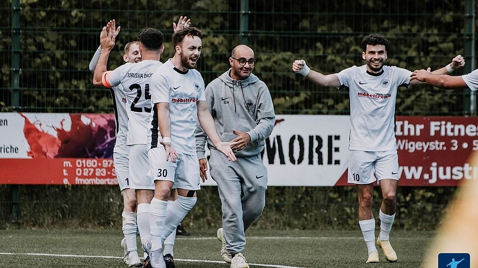 Borussia Dröschede setzte sich in einem denkwürdigen Spiel mit 5:4 gegen den FC Lennestadt durch.