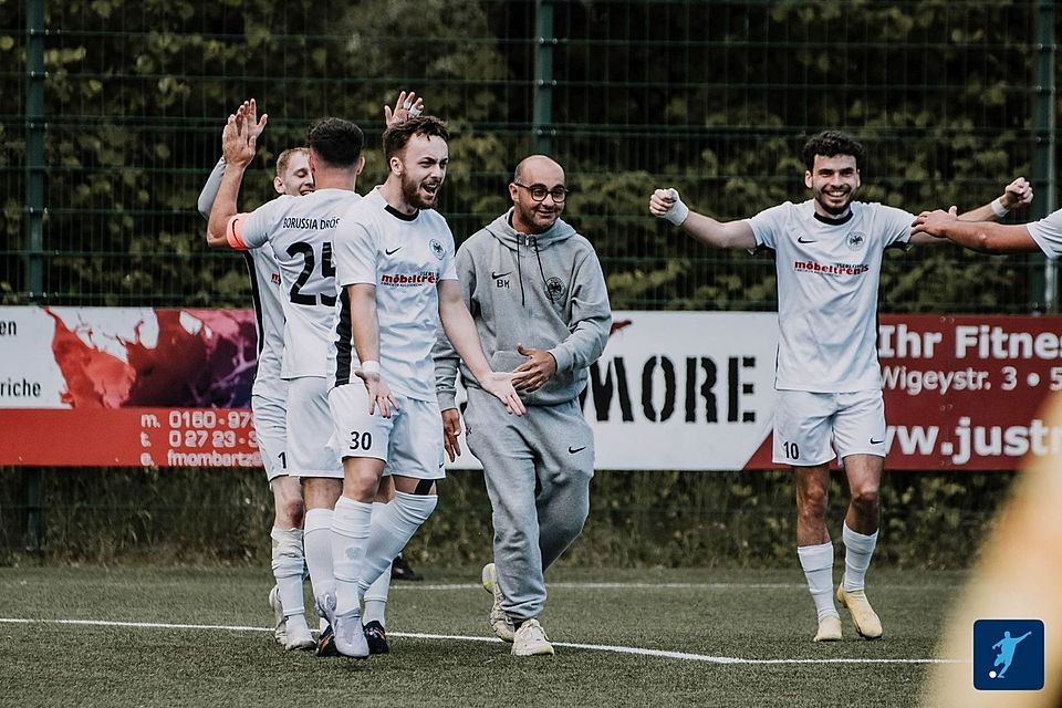 Borussia Dröschede setzte sich in einem denkwürdigen Spiel mit 5:4 gegen den FC Lennestadt durch.