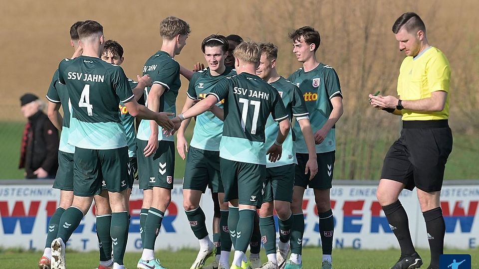 Die U21 des SSV Jahn landet einen ganz wichtigen Sieg im Überlebenskampf der Bayernliga.