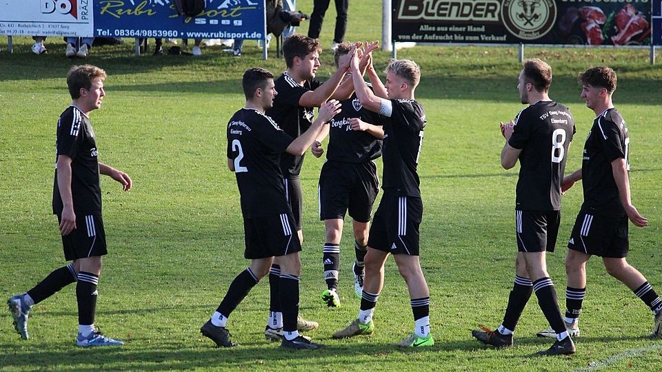 Die Kicker des TSV Seeg-Hopferau-Eisenberg hatten wieder Grund zum Jubeln, gegen den TSV Obergünzburg stand es am Ende 4:0.