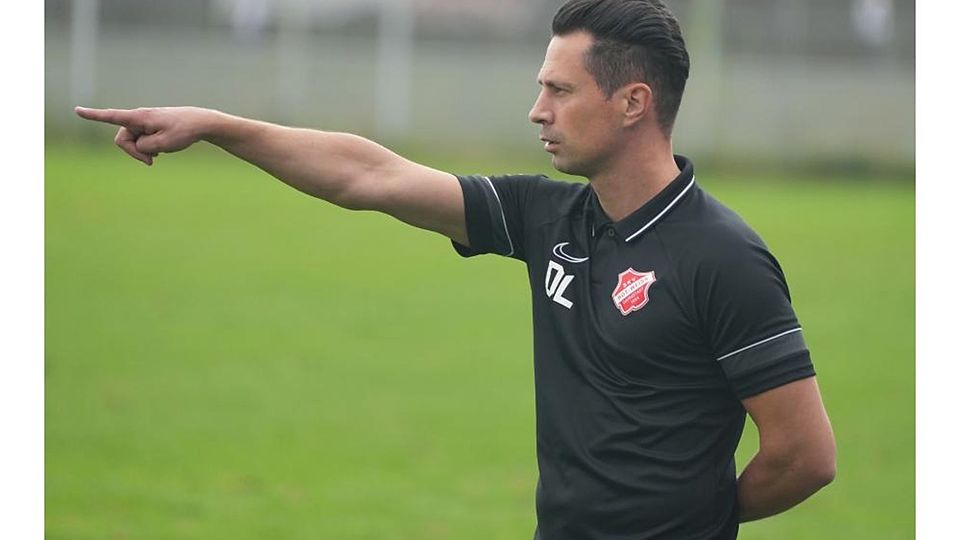 Gibt die Richtung vor: Trainer Dominik Lohrer strebt mit RW Darmstadt in der Fußball-Verbandsliga Süd zurück in die Erfolgsspur. (Archivfoto)	Foto: Thomas Zöller