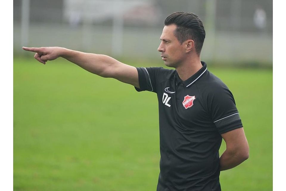 Gibt die Richtung vor: Trainer Dominik Lohrer strebt mit RW Darmstadt in der Fußball-Verbandsliga Süd zurück in die Erfolgsspur. (Archivfoto)	Foto: Thomas Zöller