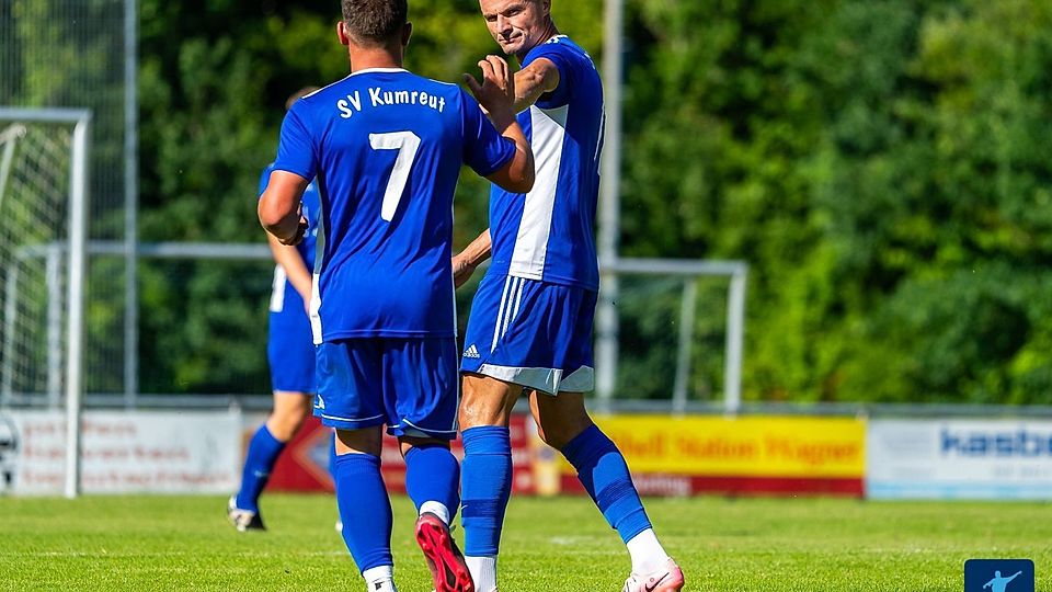 Der SV Kumreut siegte dank einem Treffer von Petr Balousek (rechts) in der 90. Minute mit 3:2.