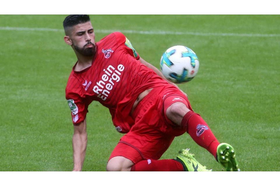 Kölns U-21-Spieler  Hikmet Ciftci hatte Pech mit einem Distanzschuss an die Latte.