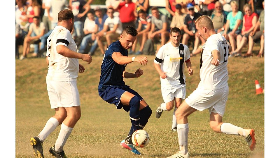 Sulzheim bringt sich in eine gute Position   (Archiv: F: Wolff)