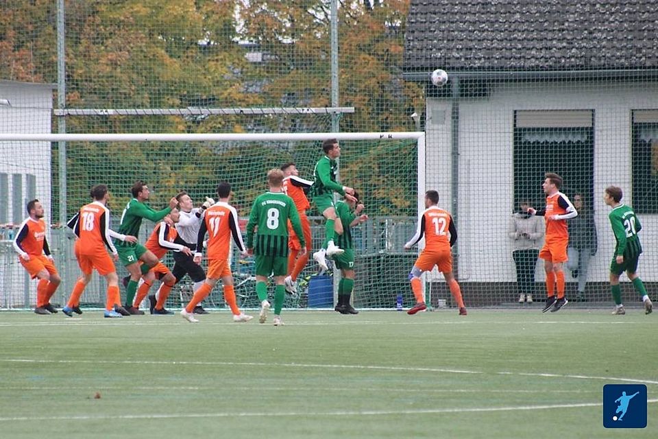 Auch der FC Bierstadt (in Orange)) freut sich auf die neue Runde. 