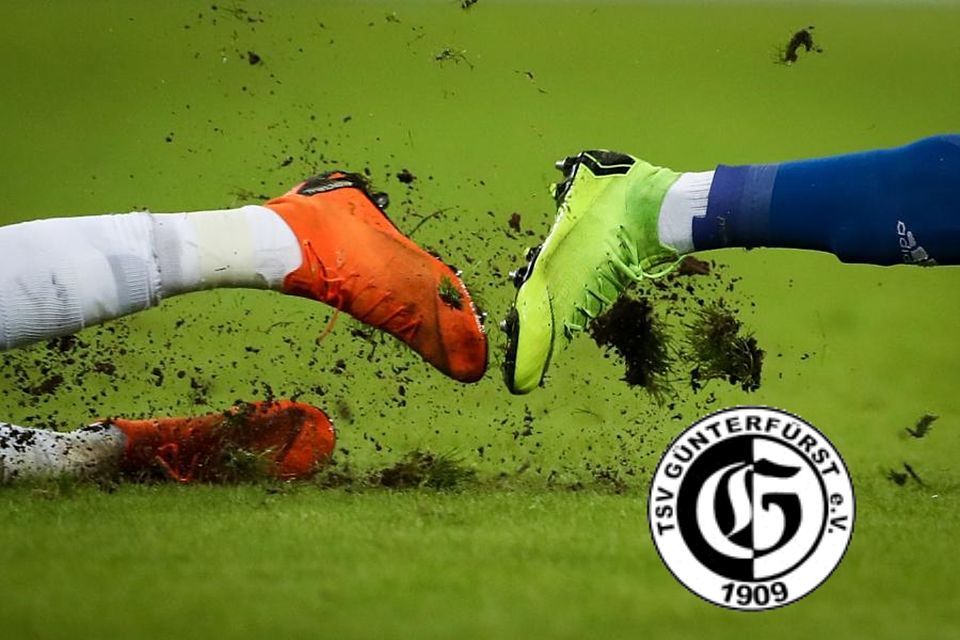 Zweikämpfe in der B-Liga. (Symbolbild: dpa)